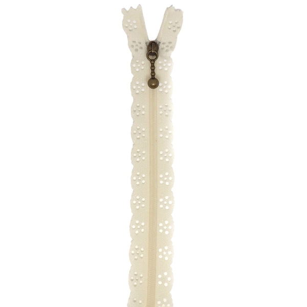 12" Lace Zipper in Cream