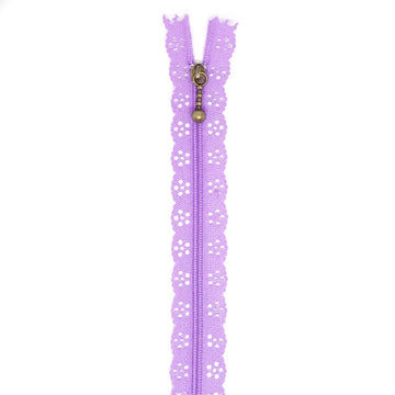 12" Lace Zipper in Lilac
