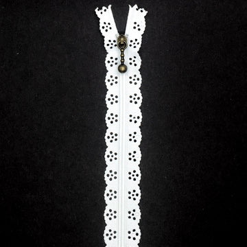 12" Lace Zipper in White