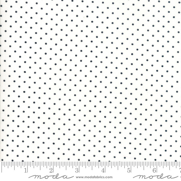 Essential Dot White Black