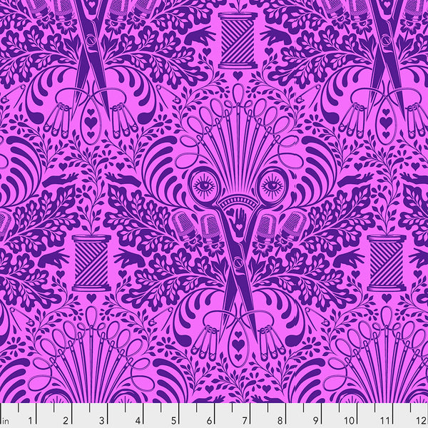 HomeMade Getting Snippy in NIGHT by Tula Pink PWTP141.NIGHT